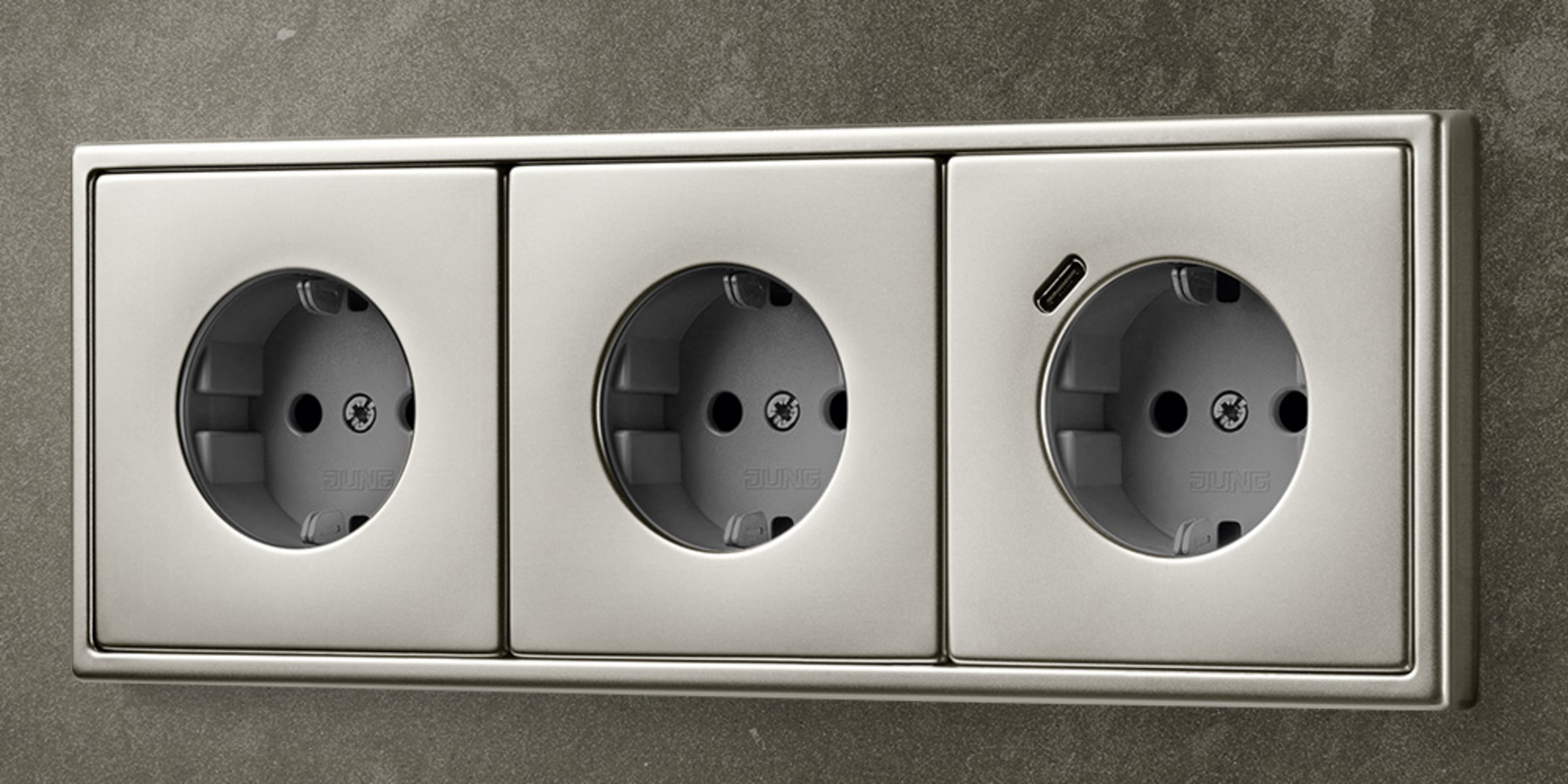 SCHUKO® Steckdosen mit USB bei Elektro-Schuetz Ak GmbH in Raunheim