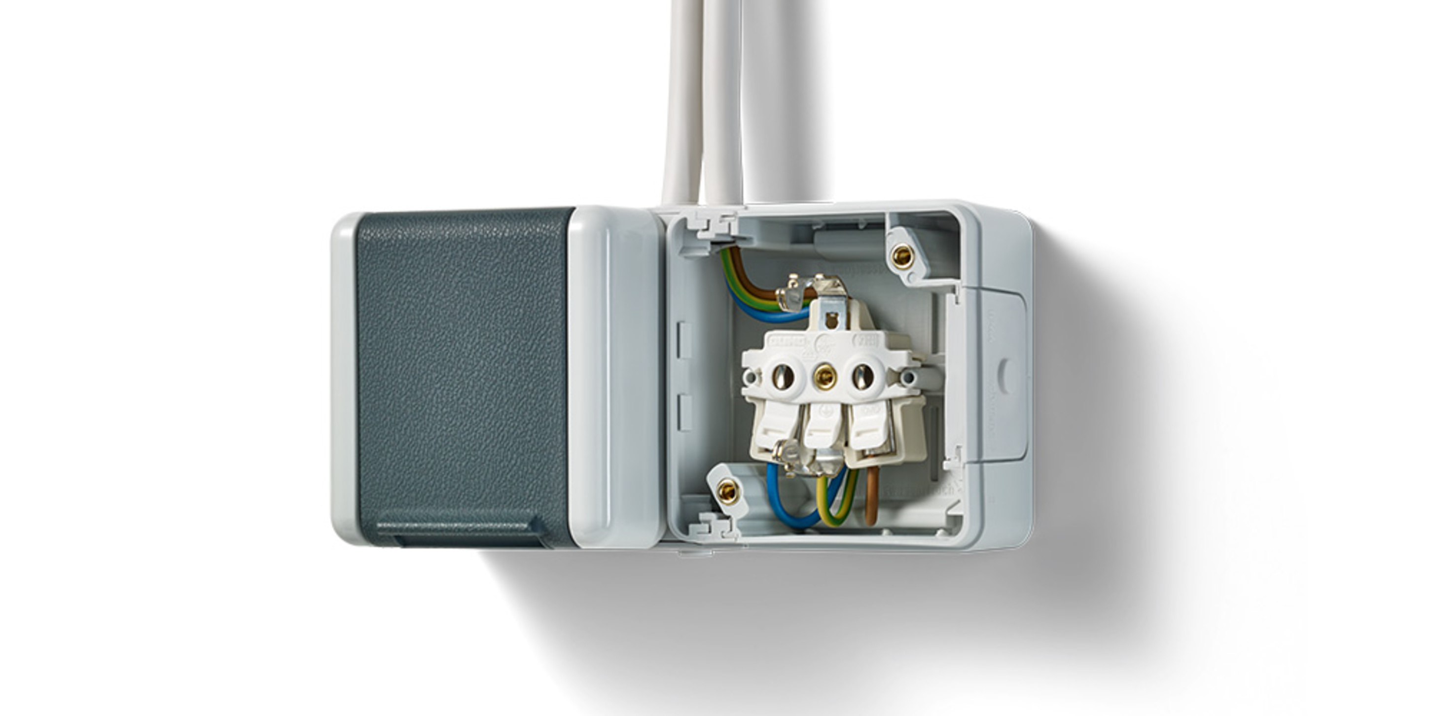 Doppelsteckdose mit Trennsteg bei Elektro-Schuetz Ak GmbH in Raunheim