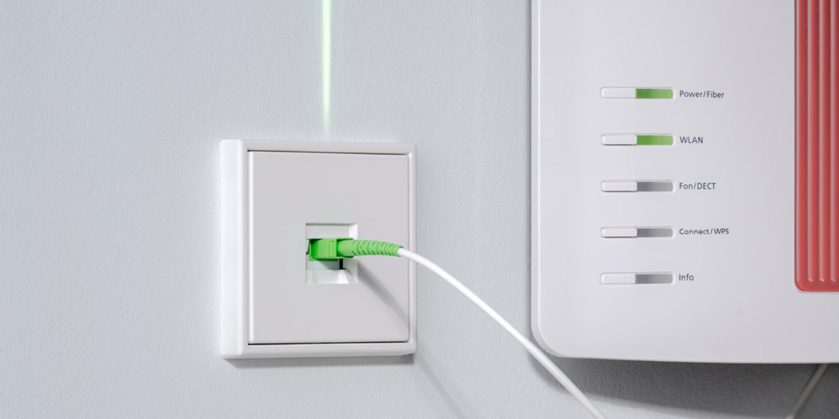 Die neuen Glasfaser-Anschlussdosen bei Elektro-Schuetz Ak GmbH in Raunheim